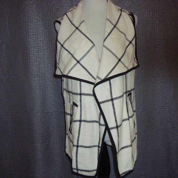 NWT Yacun Vest Open Front Buffalo Check Sleeveless Cardigan Black White sz M - Picture 2 of 8